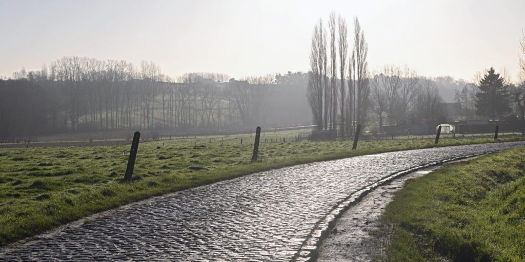 Ook de vlakke kasseienstroken behoren in Vlaanderen tot de koershistorie