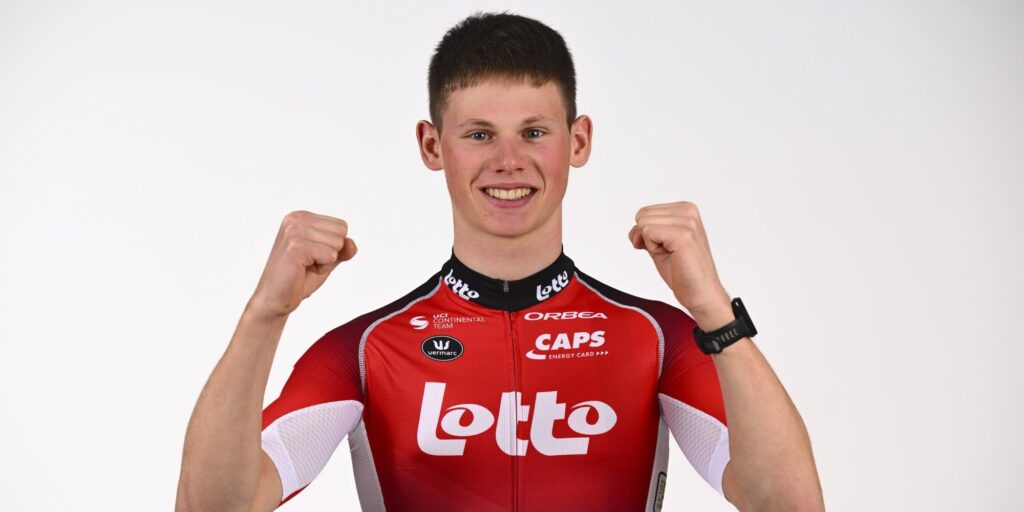 Lotto-talent Milan De Ceuster wint Dorpenomloop Rucphen vanuit kopgroep vol Nederlanders