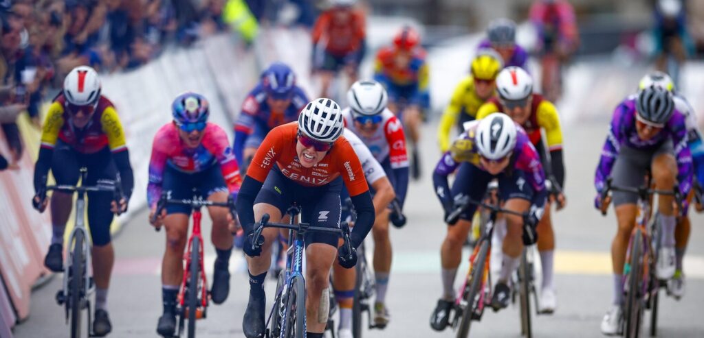 Julie De Wilde sprint op de macht naar zege in GP Oetingen