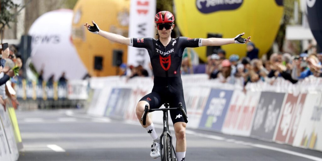 Sterke Michael Storer soleert naar ritzege en leiderstrui in Tour of the Alps, tik voor Arensman