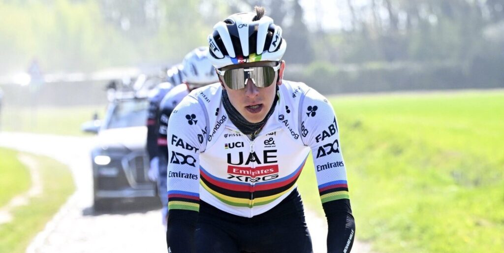 Tadej Pogacar heeft Parijs-Roubaix niet zomaar binnen: “Op kasseien kan hij Van der Poel nooit lossen”
