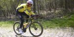 Wout van Aert maakt keuze voor fiets in Parijs-Roubaix: met of zonder bandendrukregelaar?
