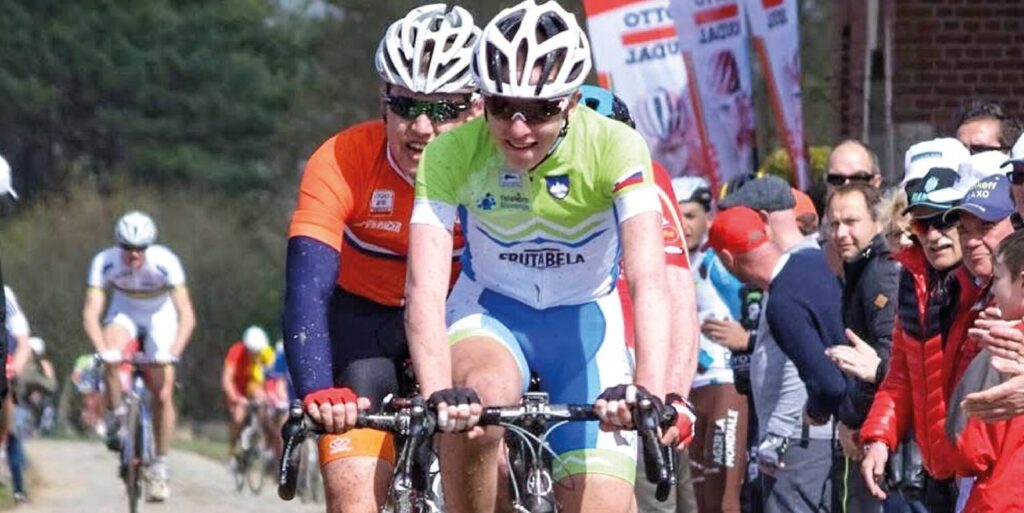 Twee Nederlanders hielden Tadej Pogacar al van winst in Roubaix: “Hij viel toen niet op”